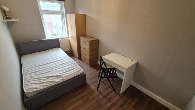 1 min from Stepney Green | Queen Mary Uni Main Photo