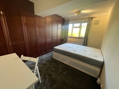 Single room in Willesden Green &pound;820 Main Photo