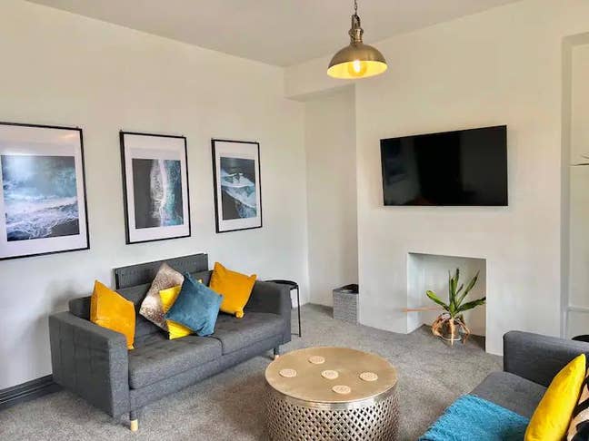 6-Bedroom Professional House | Swansea Bay Views Main Photo