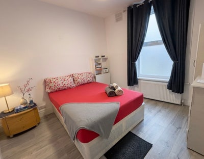 4 BR House for in Mile End Main Photo