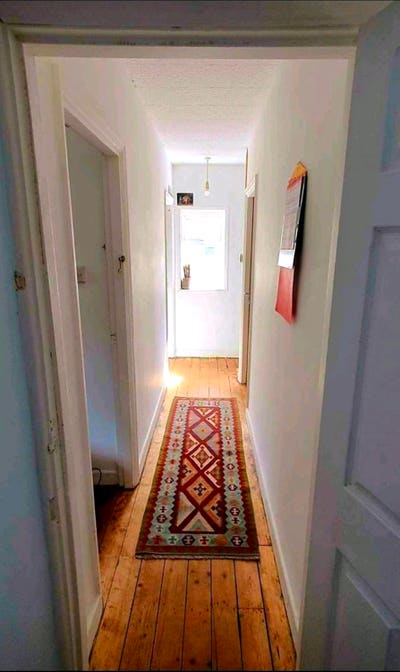 Room to rent in Battle Down Main Photo