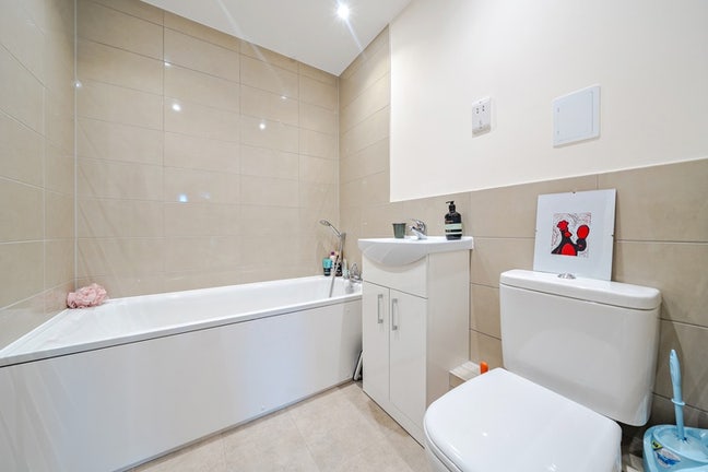 Flatshare in a 2bed2bath near city centre. Main Photo