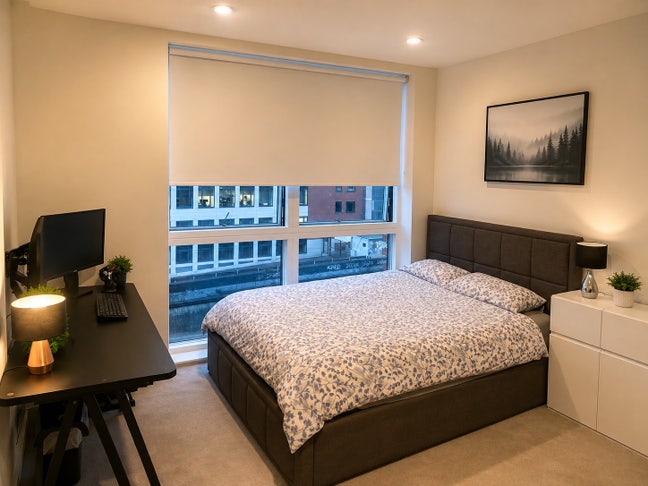 SHORT LET Double bed -flat to share with one p Main Photo