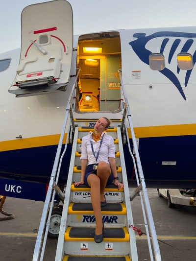21 year old cabin crew, looking for sociable house Main Photo