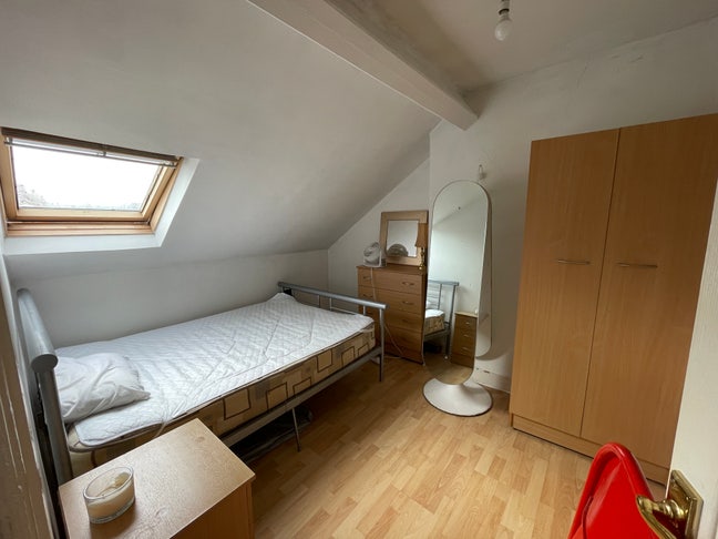 Double bedroom available on Ormeau Road Main Photo