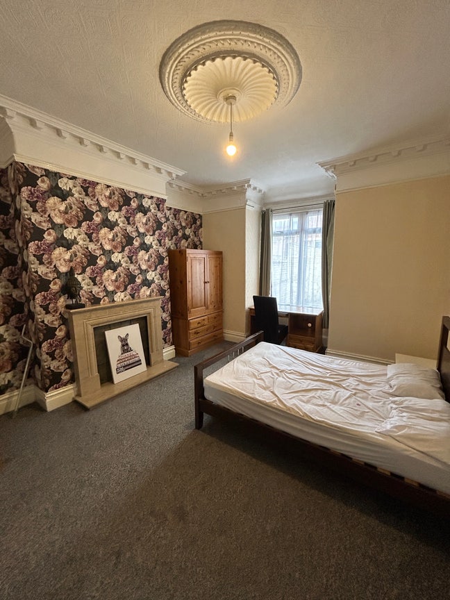 Room available to let  Main Photo