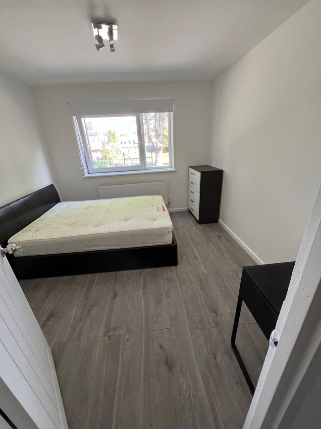 Rooms available in Bow E3 zone 2 Main Photo