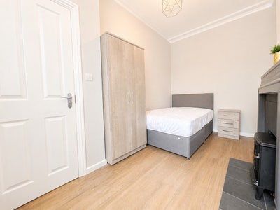 Ground Floor, Double Room (All bills included)📍 Main Photo