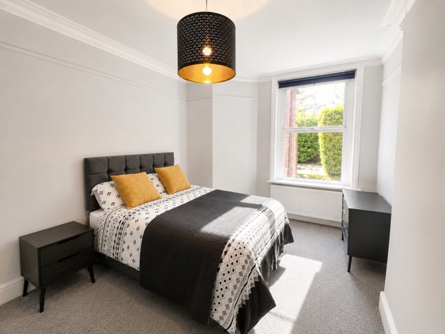 Modern, Furnished Double Room 📍 Main Photo