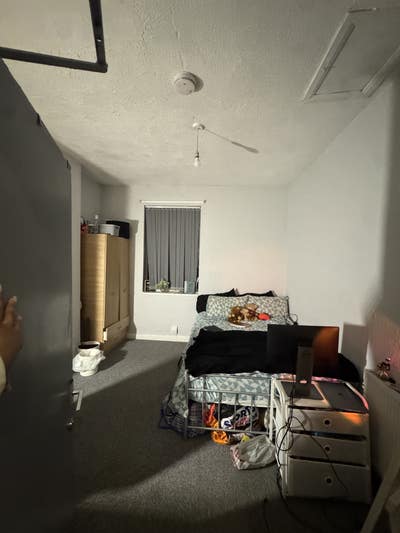 Room in lenton Main Photo