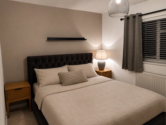 Double Room in a Quiet, Cosy Home inc. bills Main Photo