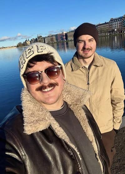 Gay Couple Looking for a Flat share !  Main Photo