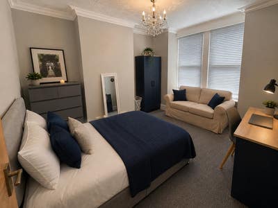 Double Room, Professional Six-Bed House Share Main Photo
