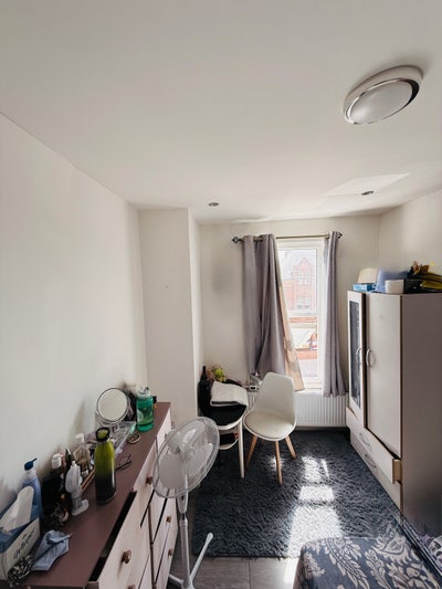 Double Room for Couples / Singles / Two People  Main Photo