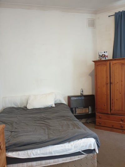 Affordable single bedroom in shared flat  Main Photo