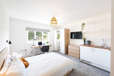 Stunning Ensuite Room | All Bills  Main Photo