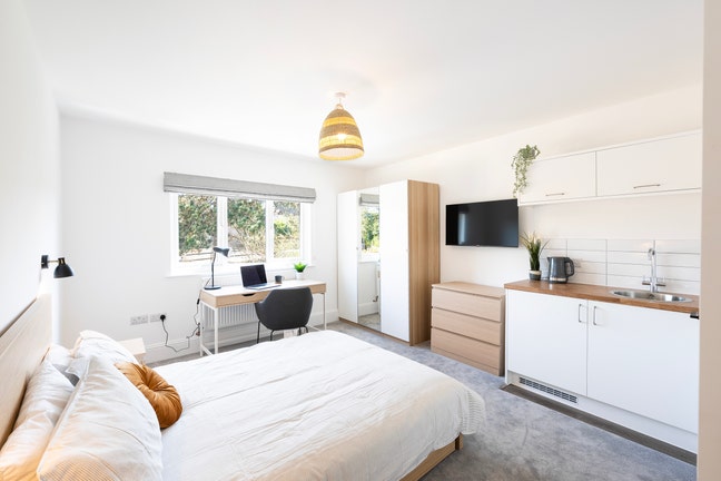 Stunning Ensuite Room | All Bills  Main Photo