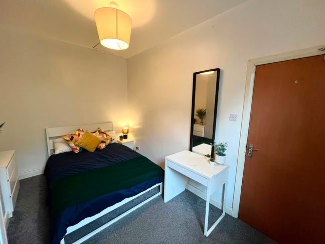 🏡 Professional House Share – Zero Deposit Option Main Photo