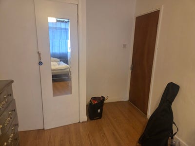 Looking for sublet(around 6 weeks) Main Photo