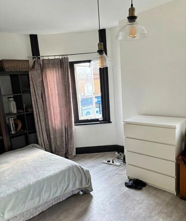 Furnished studio to rent in - NW10 Main Photo