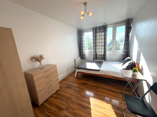 Spacious Furnished Master Double Room SW15(35) Main Photo