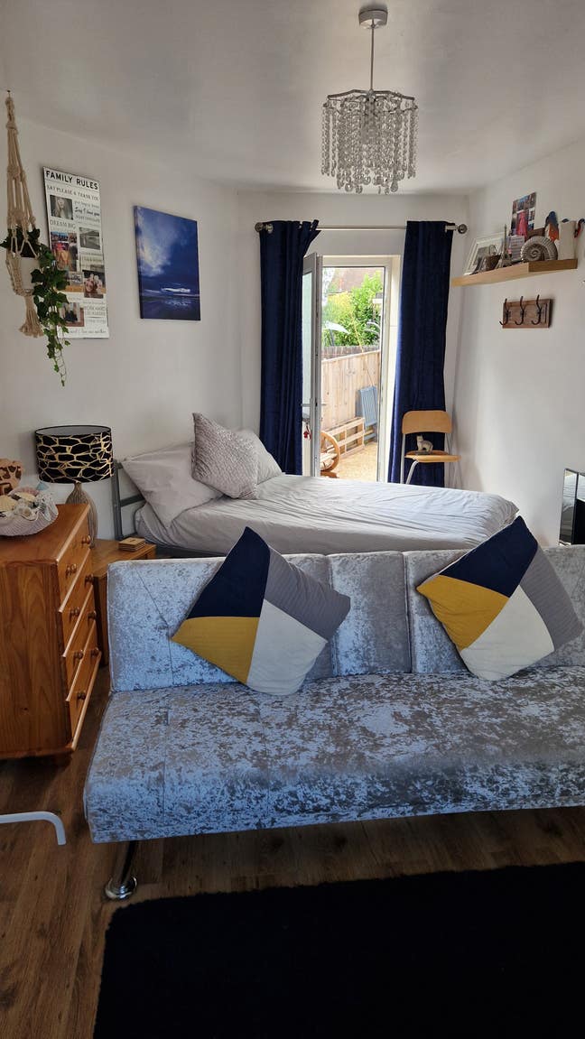 Large double room near RD&E with parking Main Photo