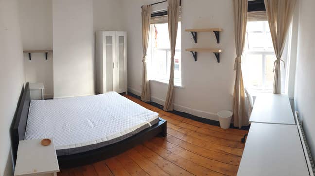 Furnished double room, close to the hospital. Main Photo
