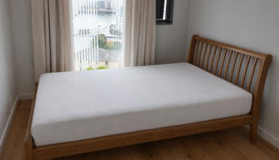 Bright DBL room, river view, Zone 2, all bills inc Main Photo