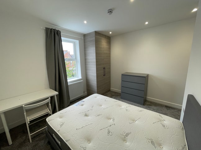Spacious Double Room Premium House Quiet Area  Main Photo