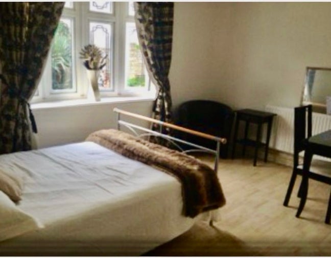 E15 Acting students only -2 double rooms:&pound;765-&pound;745 Main Photo