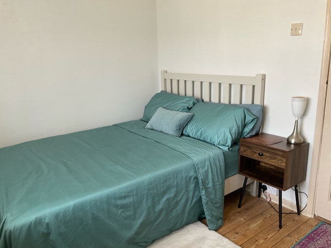 Fully furnished double room with bills included Main Photo
