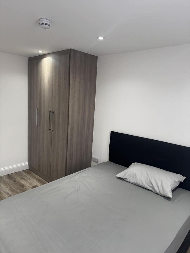Double Room Available  Main Photo