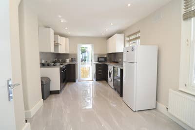 Modern Female Only Flat - 3 rooms in Hackney!✨🏡 Main Photo
