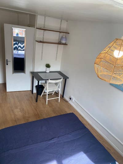 Bright Double Room|5/7 Queen's Park 220PW Main Photo