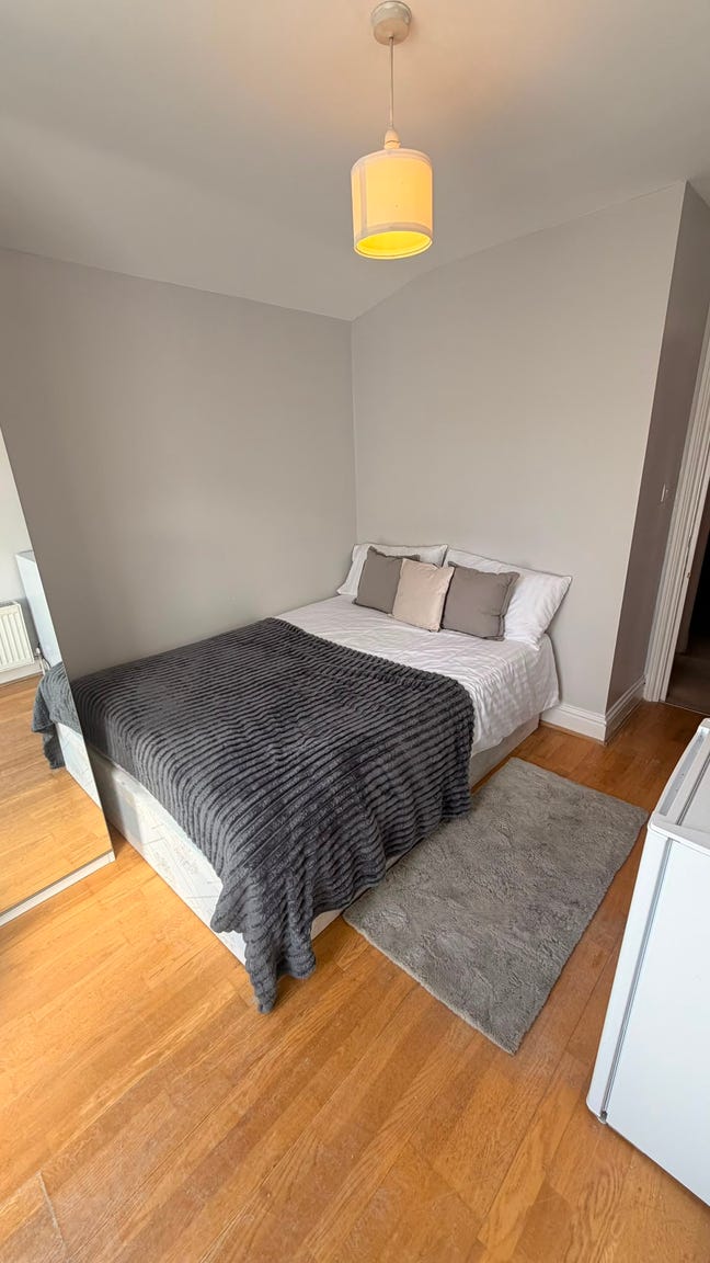 Bright Double Room Near Clissold Park – All Bills  Main Photo