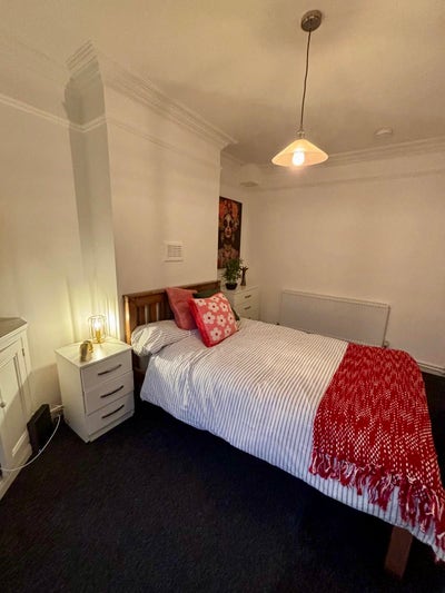 🎉 &pound;200 off Your Move-in! Ensuite W Kitchenette Main Photo