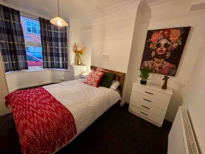 🎉 &pound;200 off Your Move-in! Ensuite W Kitchenette Main Photo