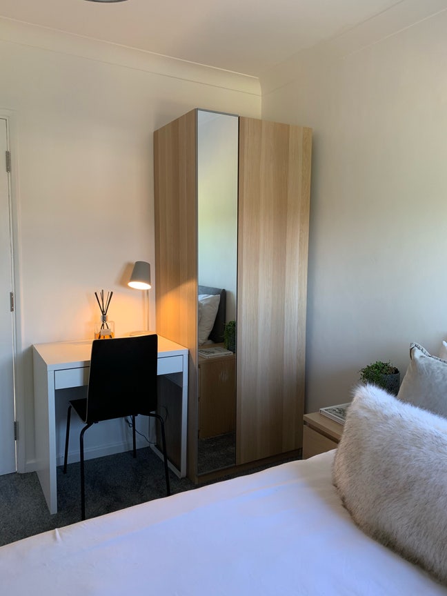 Ensuite Room Available NR5 3Rd Sept (Js 531D) Main Photo