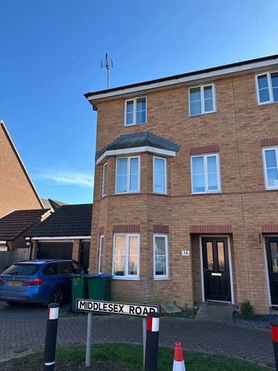 🔥Large Double with Ensuite-Newly Referb! Main Photo