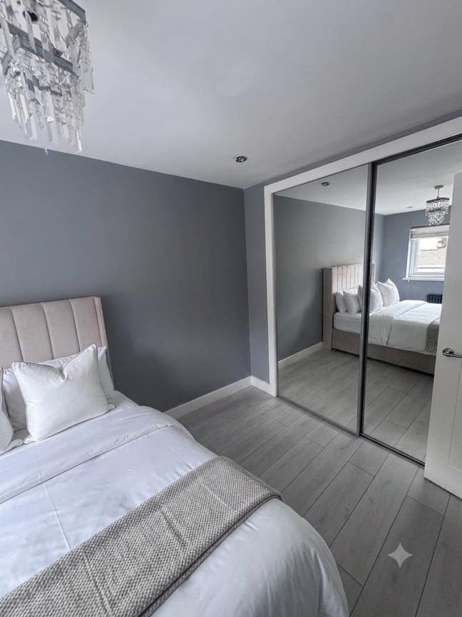 Premium Modern Room - Private Bath Room, Parking. Main Photo