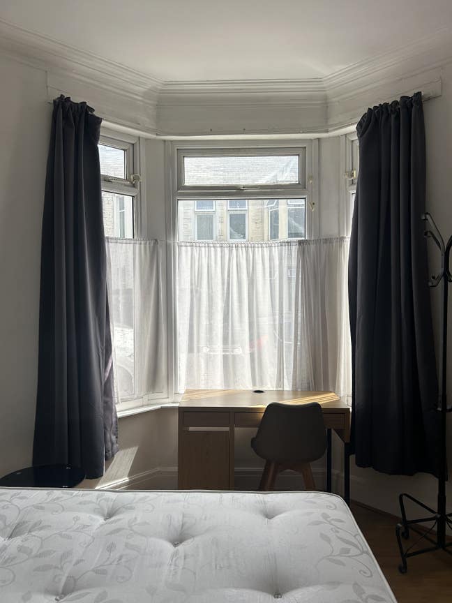Two Double Bedrooms available in student house  Main Photo