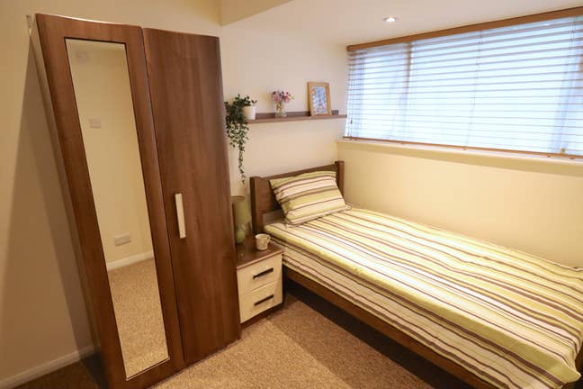 Furnished Double Room - Bills Included  Main Photo