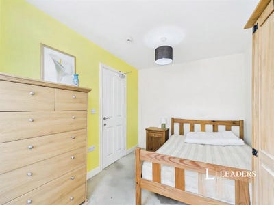 1 Double Rooms to Rent- Blade Road- All Bills Inc Main Photo