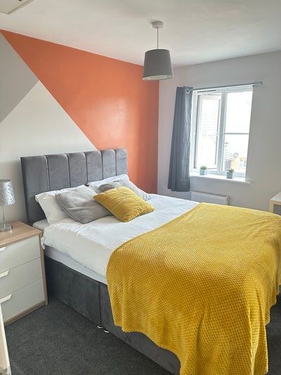🔥Large Double with Ensuite-Newly Referb! Main Photo