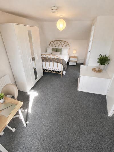 Lovely En-suites Rooms Close to city centre & RBH Main Photo