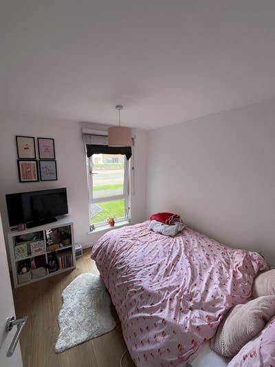 Double Room in Braehead – Professional/students  Main Photo