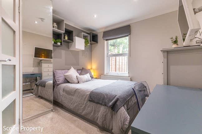 Short Walk to Reading Centre - En-Suite - Double  Main Photo