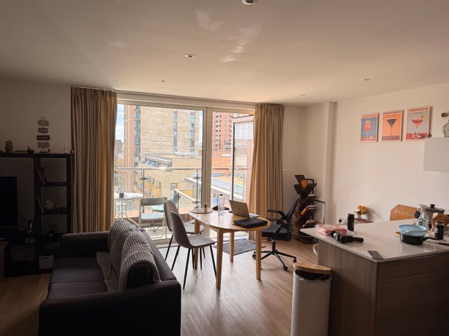 Double Room with Skyline Views | Surrey Quays Main Photo