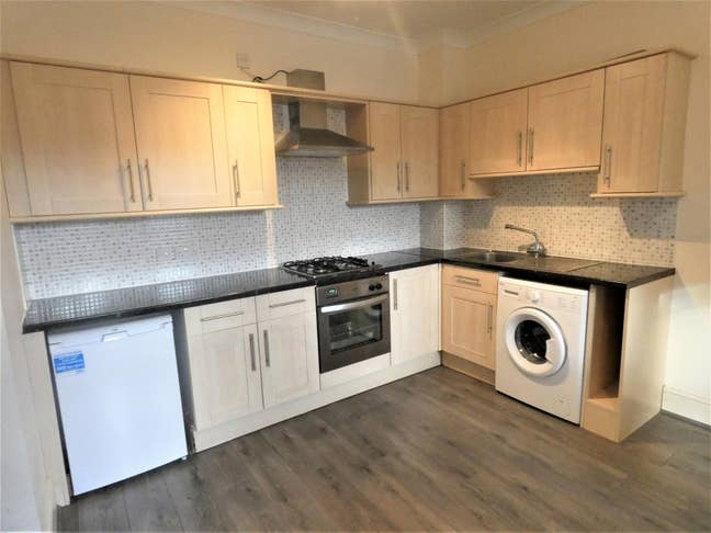 Lovely one bedroom flat by Roman Road, Bow E3 Main Photo