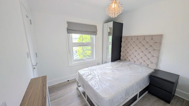 En Suite Room - Bills Included Main Photo
